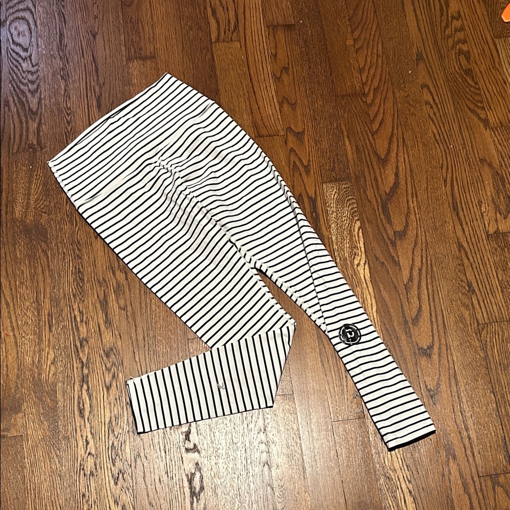 Black and White Striped Leggings
